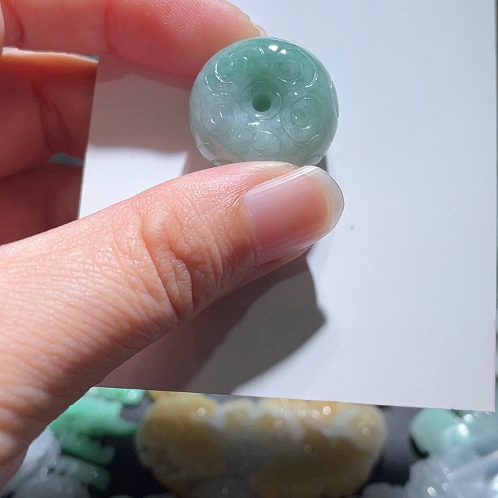 颈饰未镶嵌翡翠天