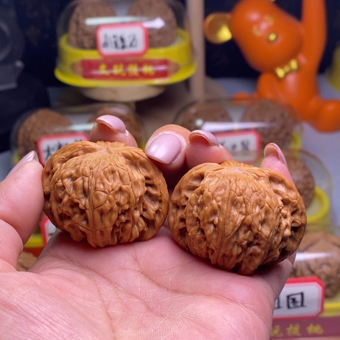 把件文玩核桃英****牛磨盘