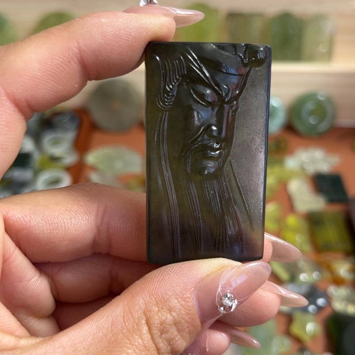 蛇纹石玉合金颈饰