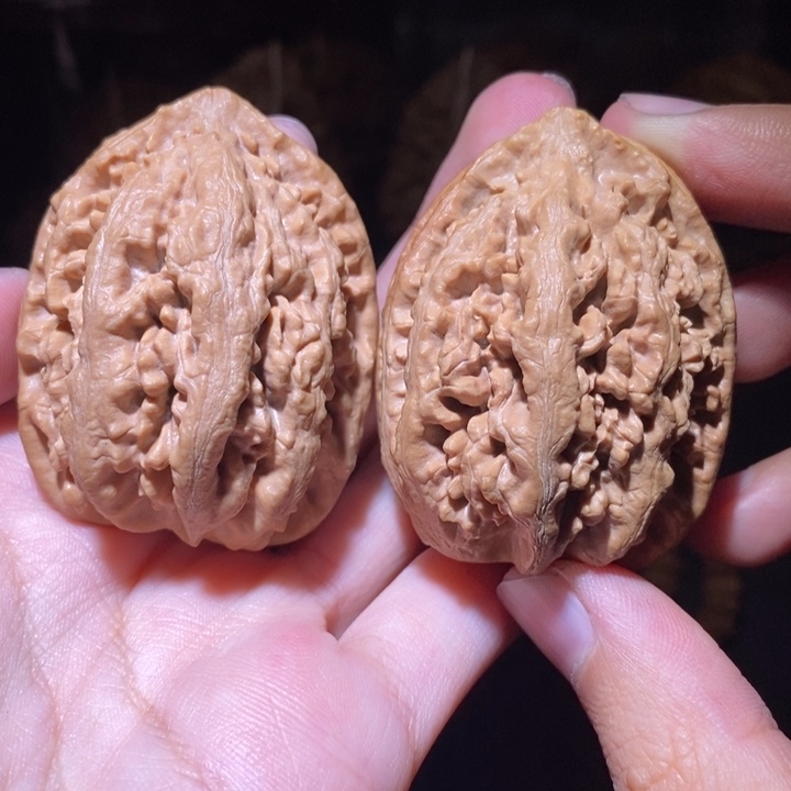 把件文玩核桃东北野生楸子小园 185