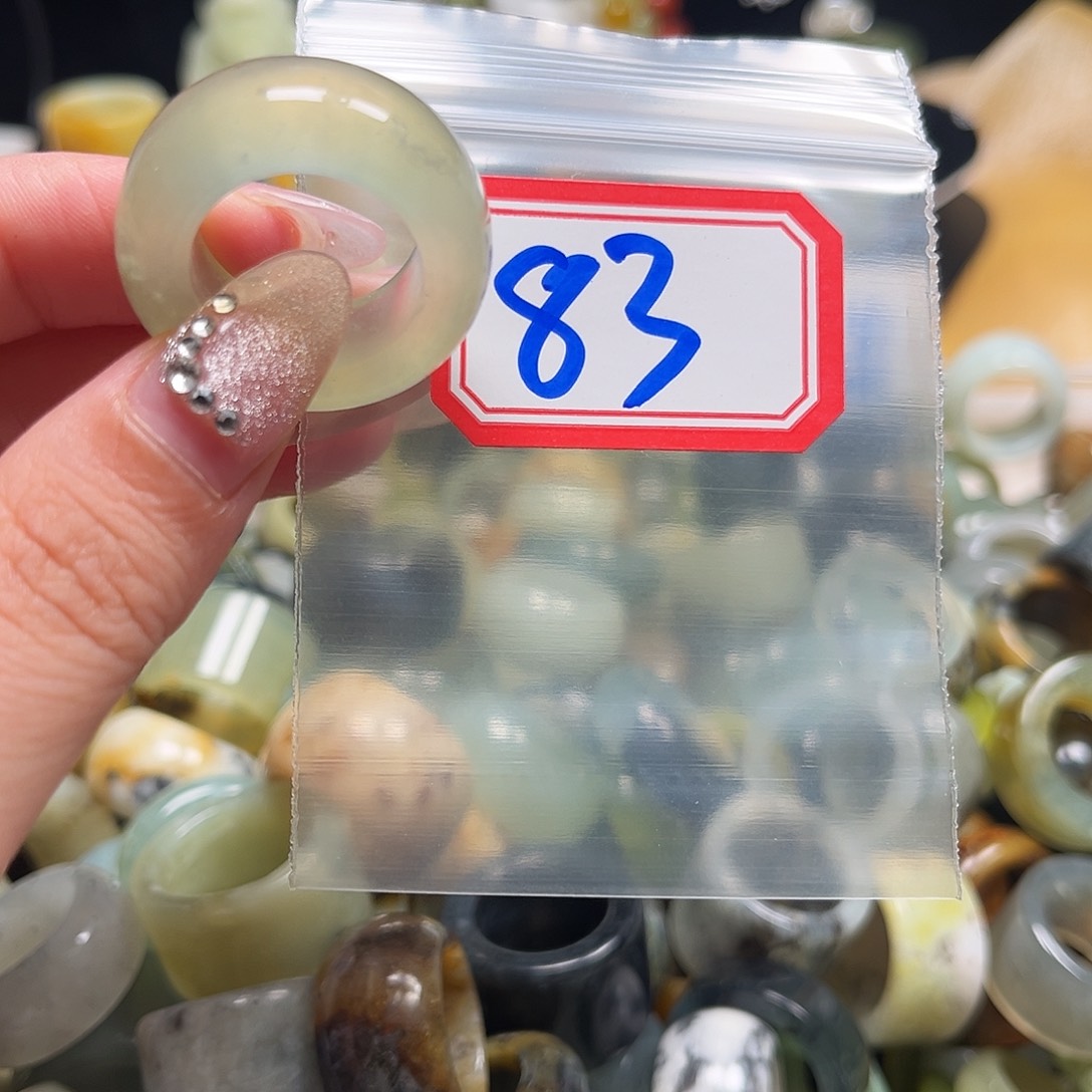 D***点蛇纹石玉未镶嵌珠宝奇石