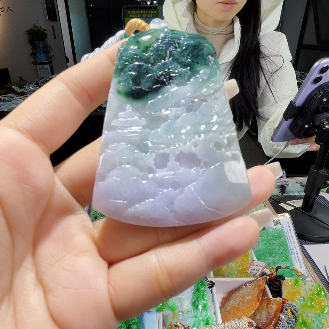 颈饰未镶嵌翡翠一