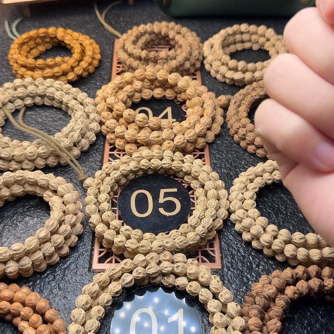 清***心柏香籽/百香籽吊坠