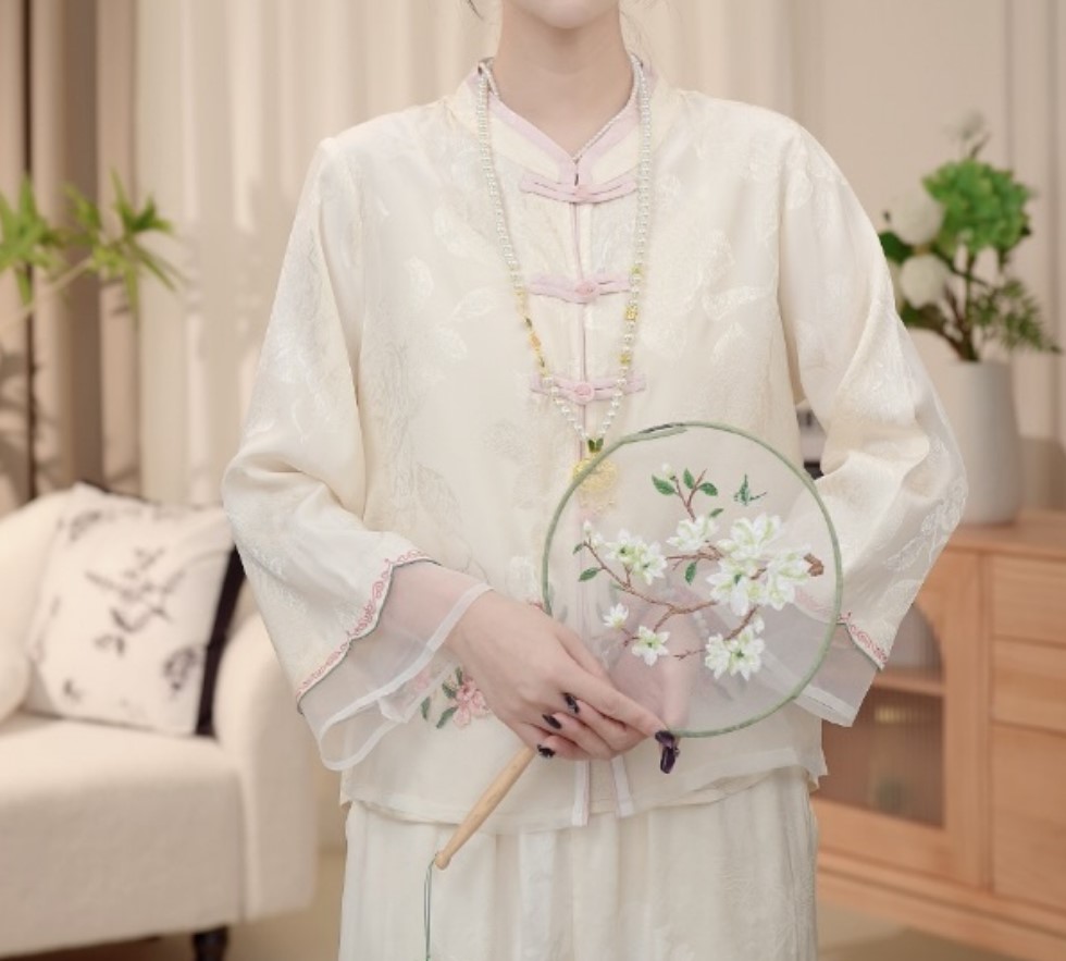 新中式衬衫女外搭年轻薄款国风刺绣防晒上衣2025A9476——欣欣