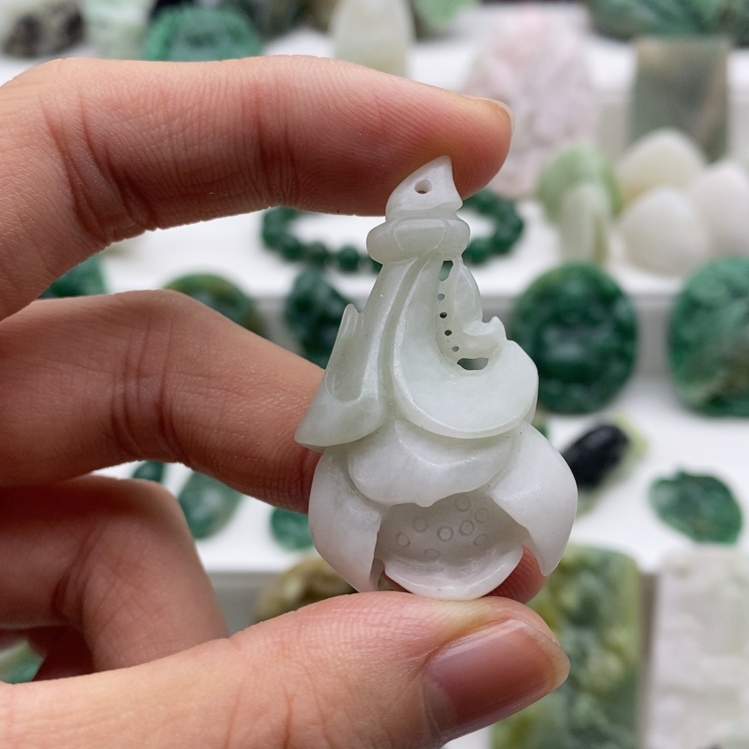 独山玉颈饰未镶嵌