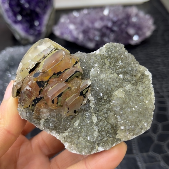 水晶未镶嵌珠宝半成品绿晶奇石