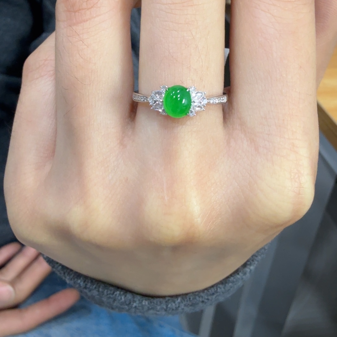 翡翠吊坠(不含链)18K金镶嵌绿蛋