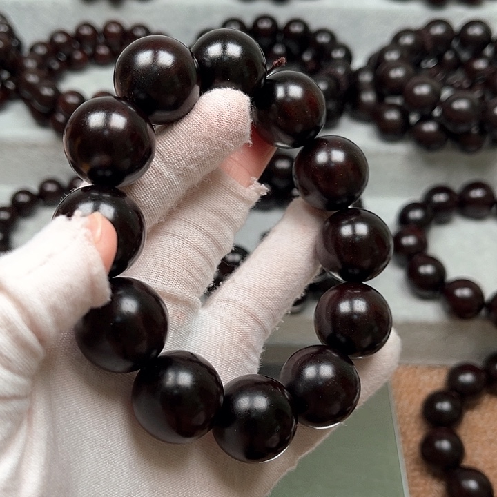 檀香紫檀（小叶紫檀）王**饮