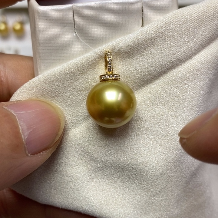 海水珍珠金珍珠吊坠18K金镶嵌