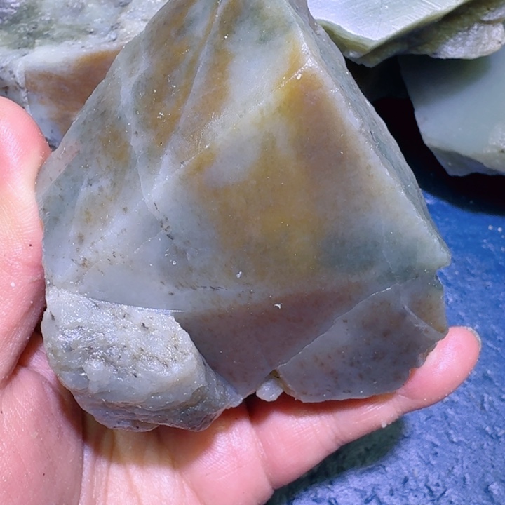 和田玉未镶嵌珠宝半成品