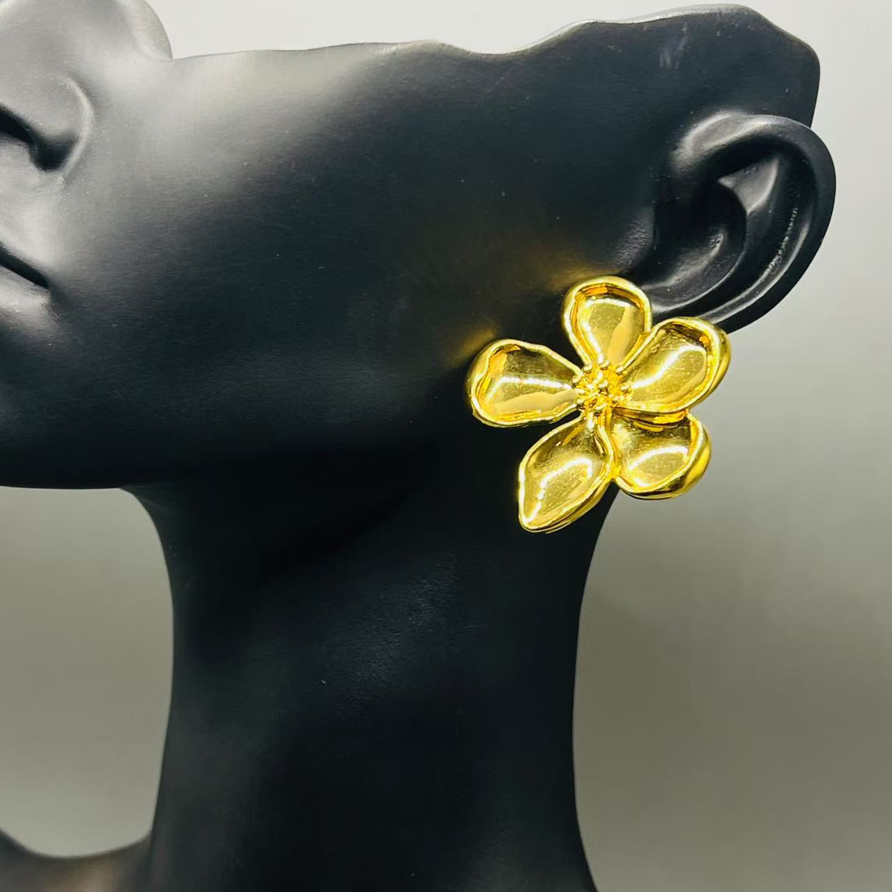 A播 10.31g足金999耳饰e