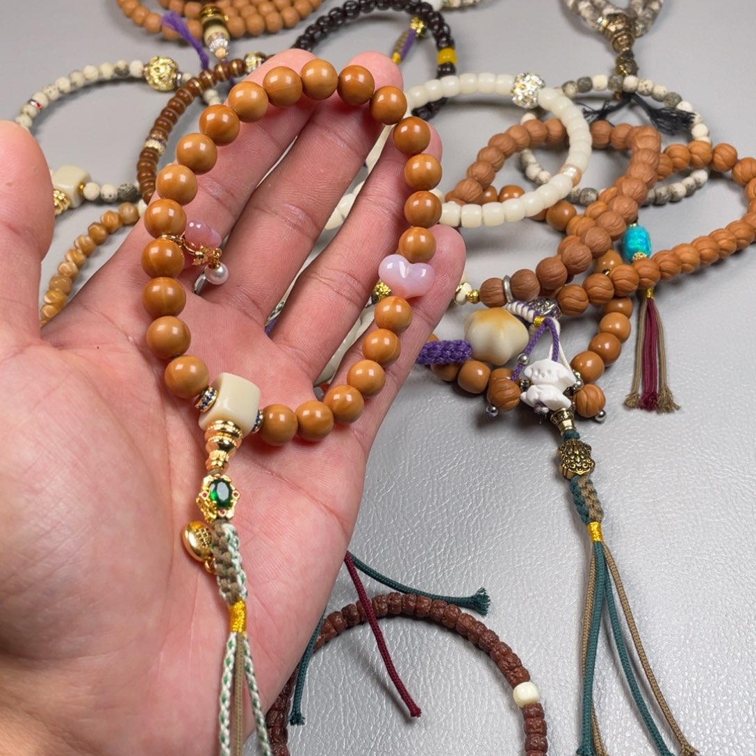 吊坠猴头核桃。。。。。。。。。。