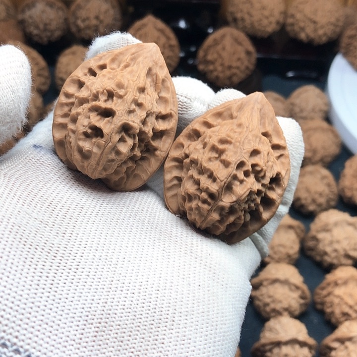 桃核把件秦岭野生无名鸡心精品文玩核桃