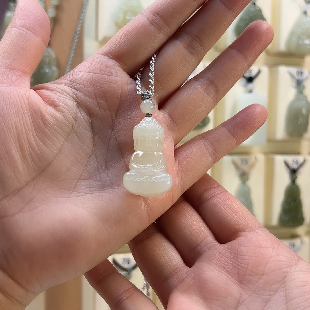 *****和田玉未镶嵌颈饰