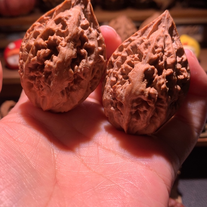 文玩核桃吊坠楸玥核9花皮