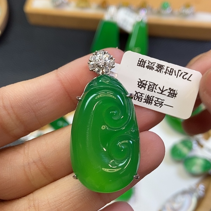 玛瑙/玉髓银S925镶嵌颈饰如意