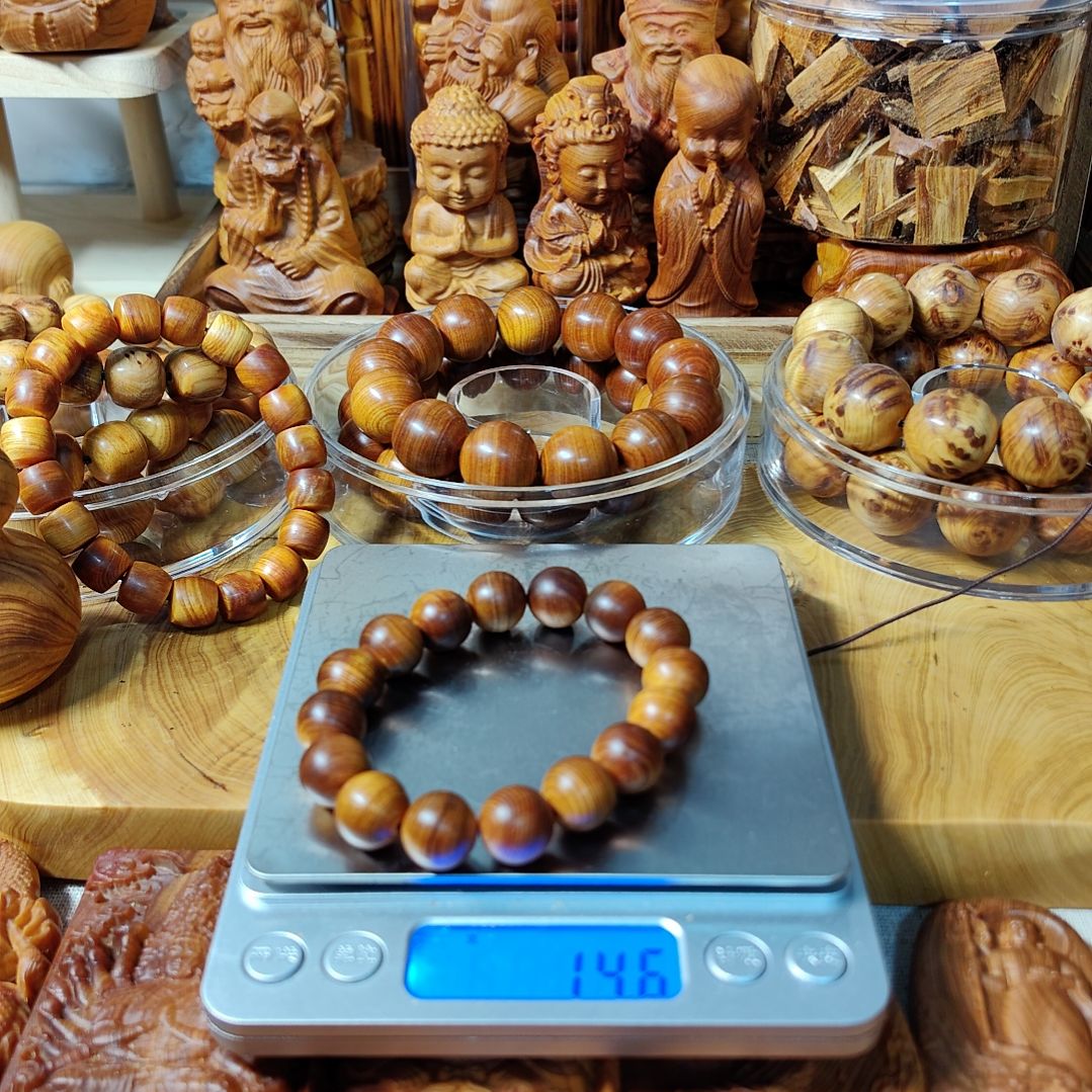 三*斧太行崖柏手工艺品