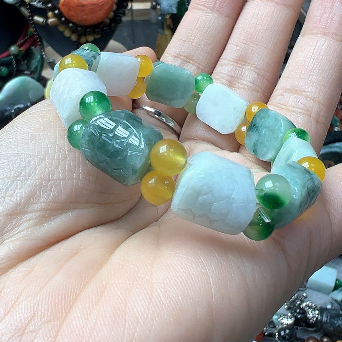 翡翠戒指未镶嵌炸