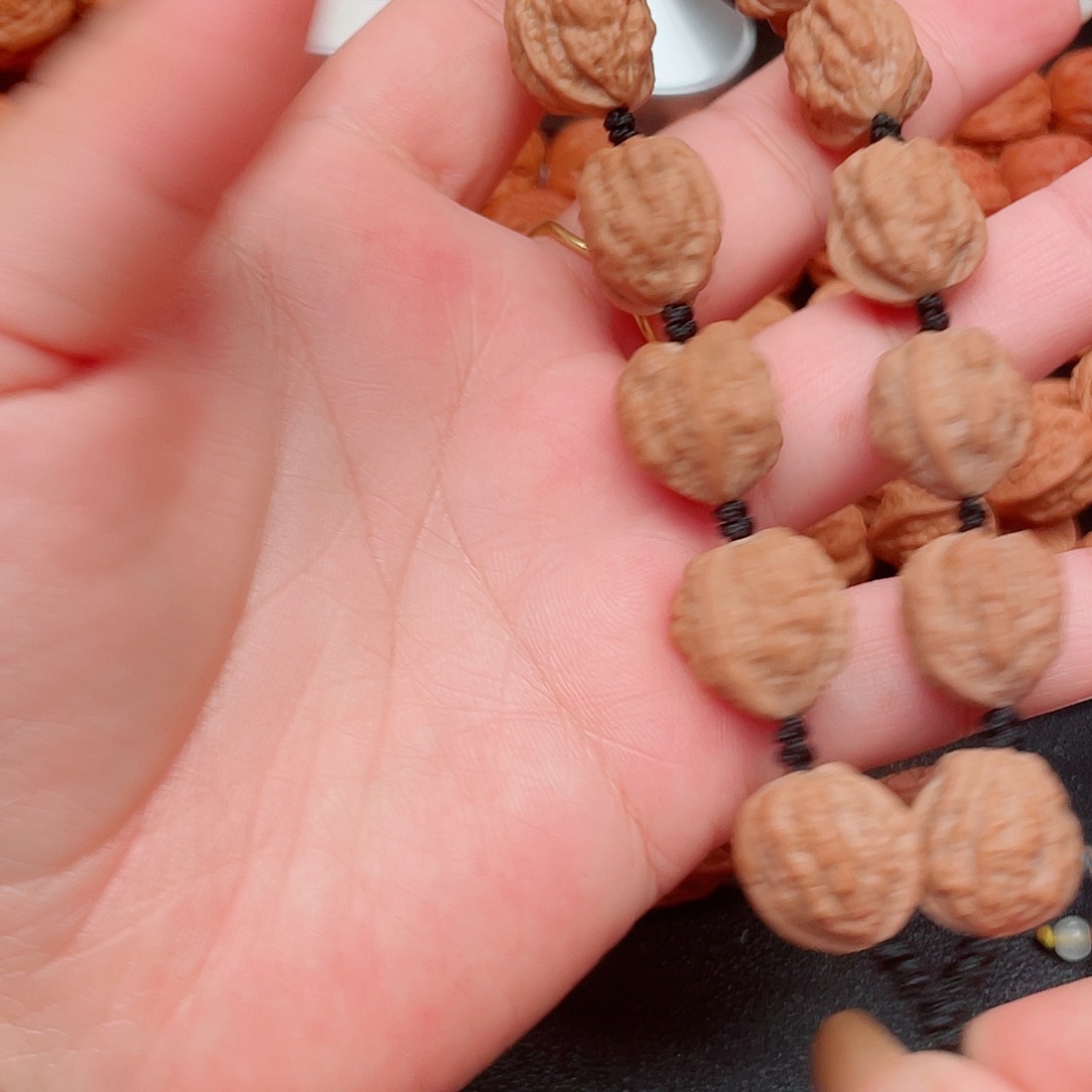 R***。文玩核桃吊坠小蛤蟆