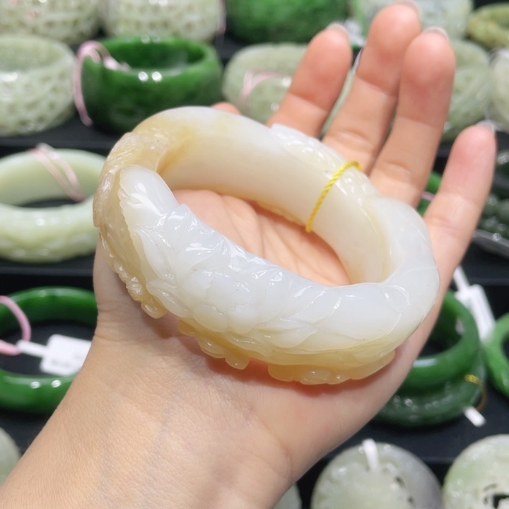 和田玉手镯57圈口 编号27未镶嵌