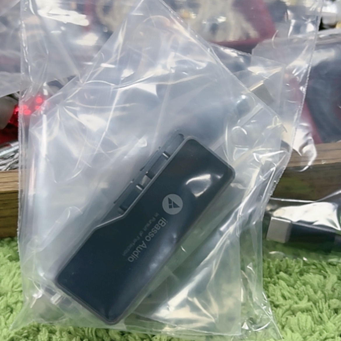 【闪购商品】95新灰色耳放