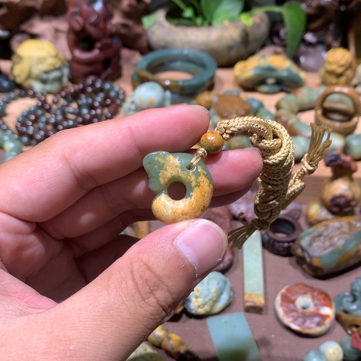 岫岩河磨玉（透闪石质玉）未镶嵌挂件