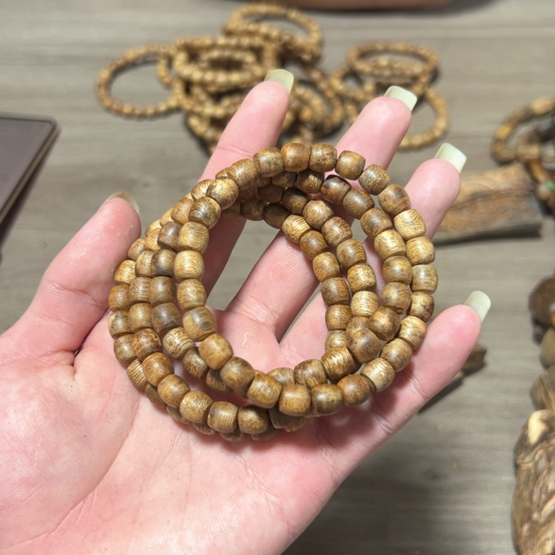 沉香木手串白棋鼓珠0.7大多样发1