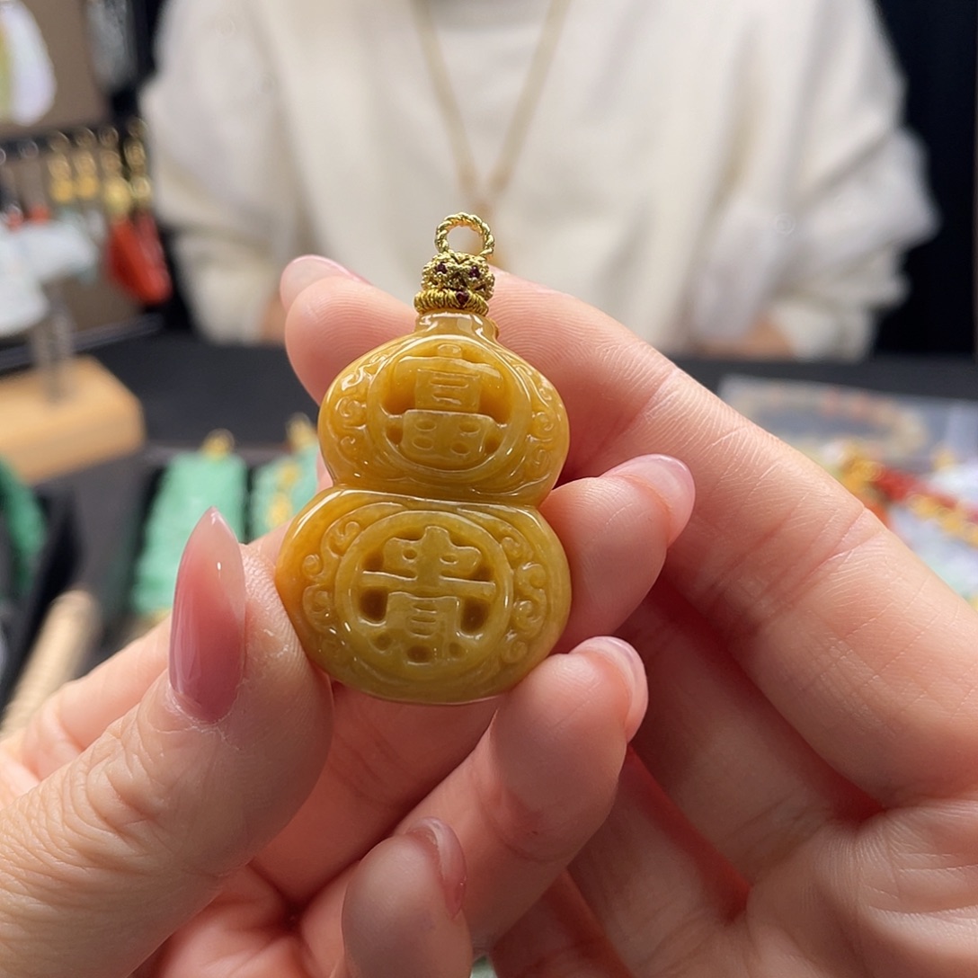 富***儿翡翠未镶嵌颈饰待编织