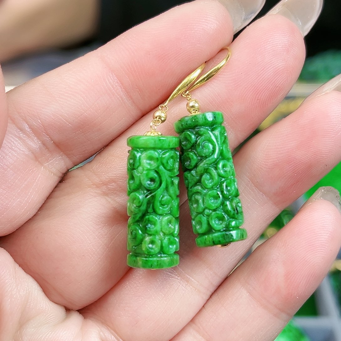 翡翠颈饰18K金镶嵌耳饰