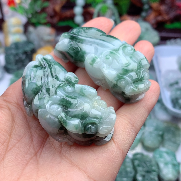 翡翠未镶嵌吊坠(不含链)D***幄