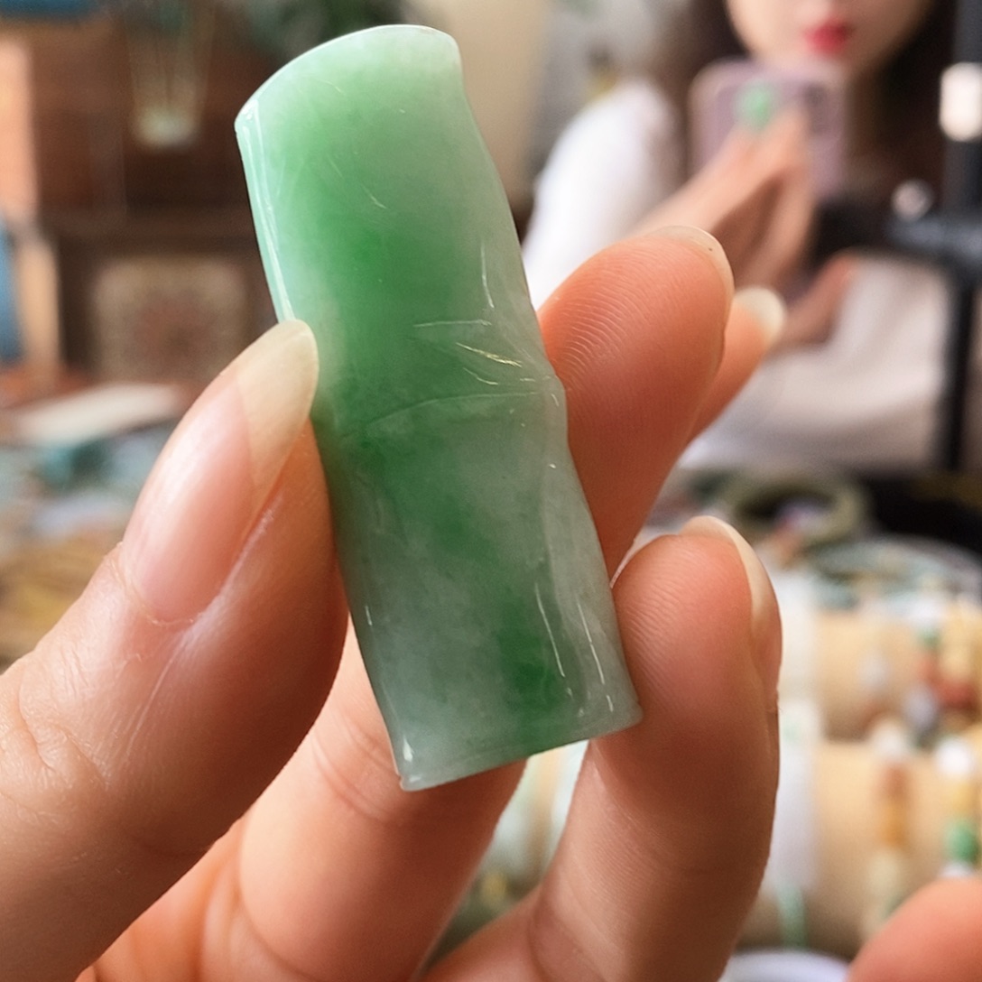 翡翠颈饰未镶嵌翡翠挂件