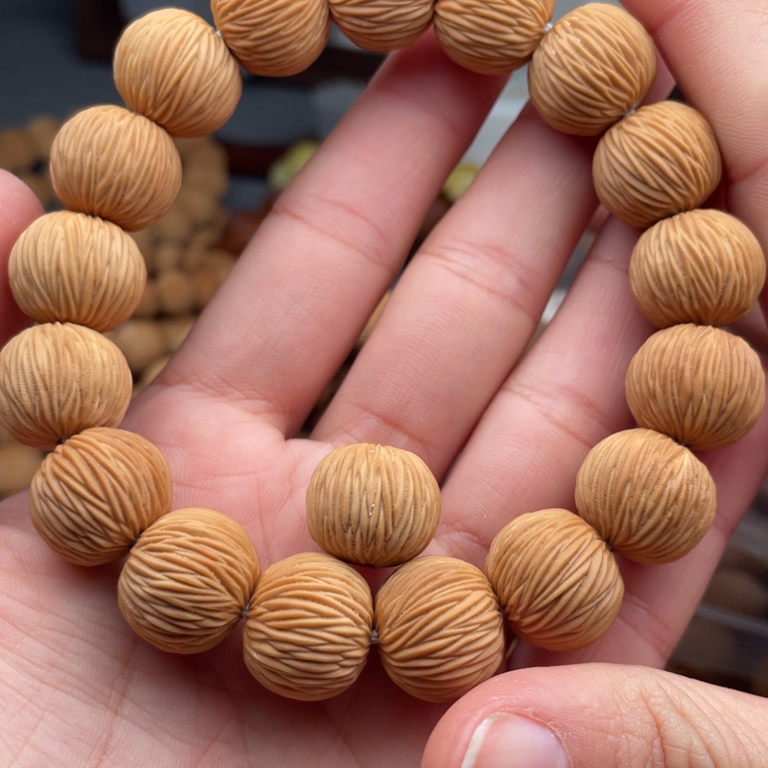 新***代手串猴头核桃金丝