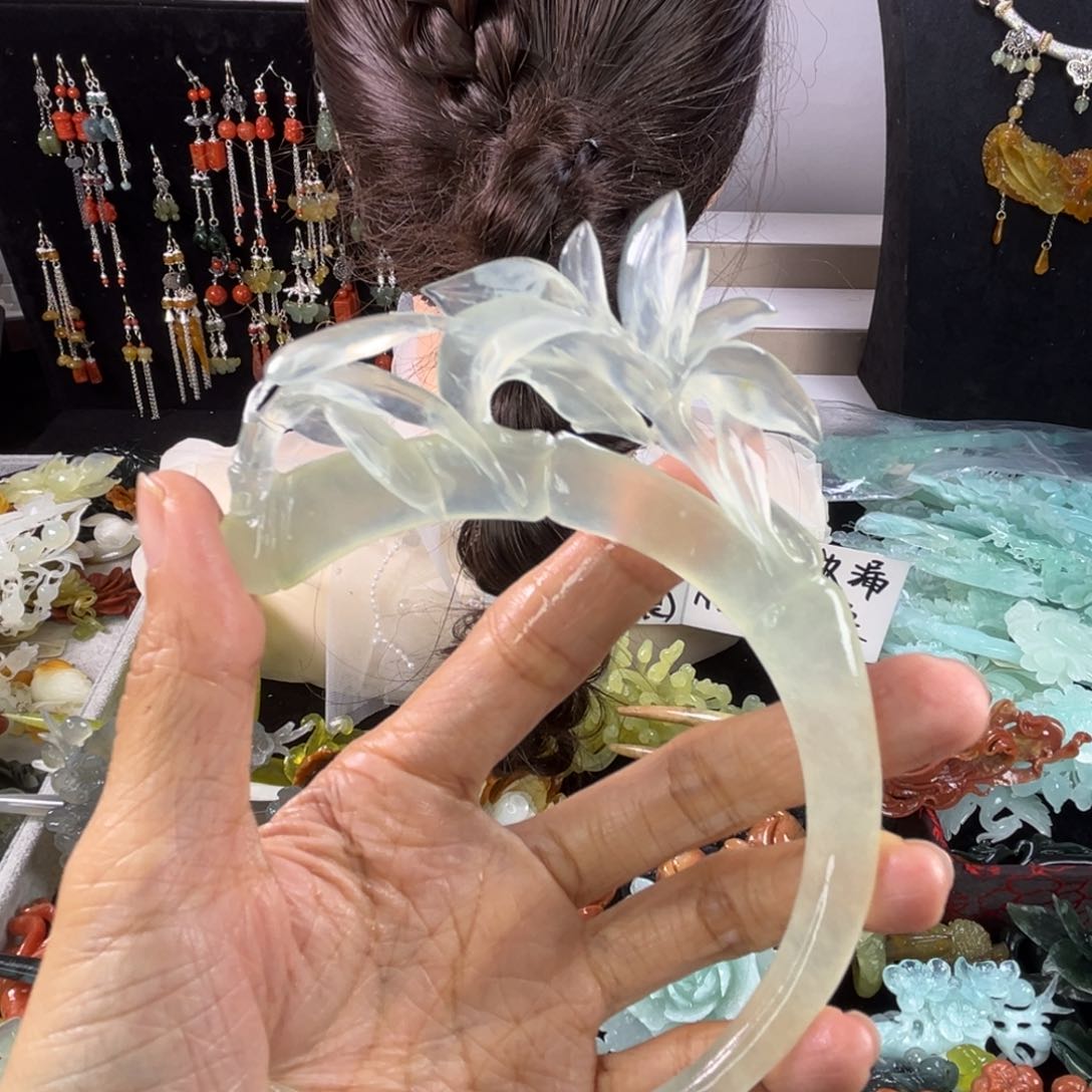 未镶嵌岫玉发饰瑕疵