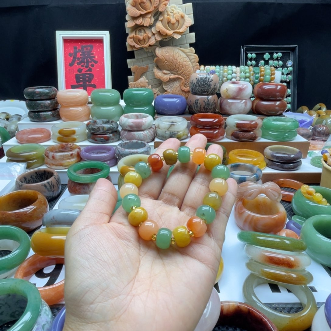 石英岩玉未镶嵌手镯