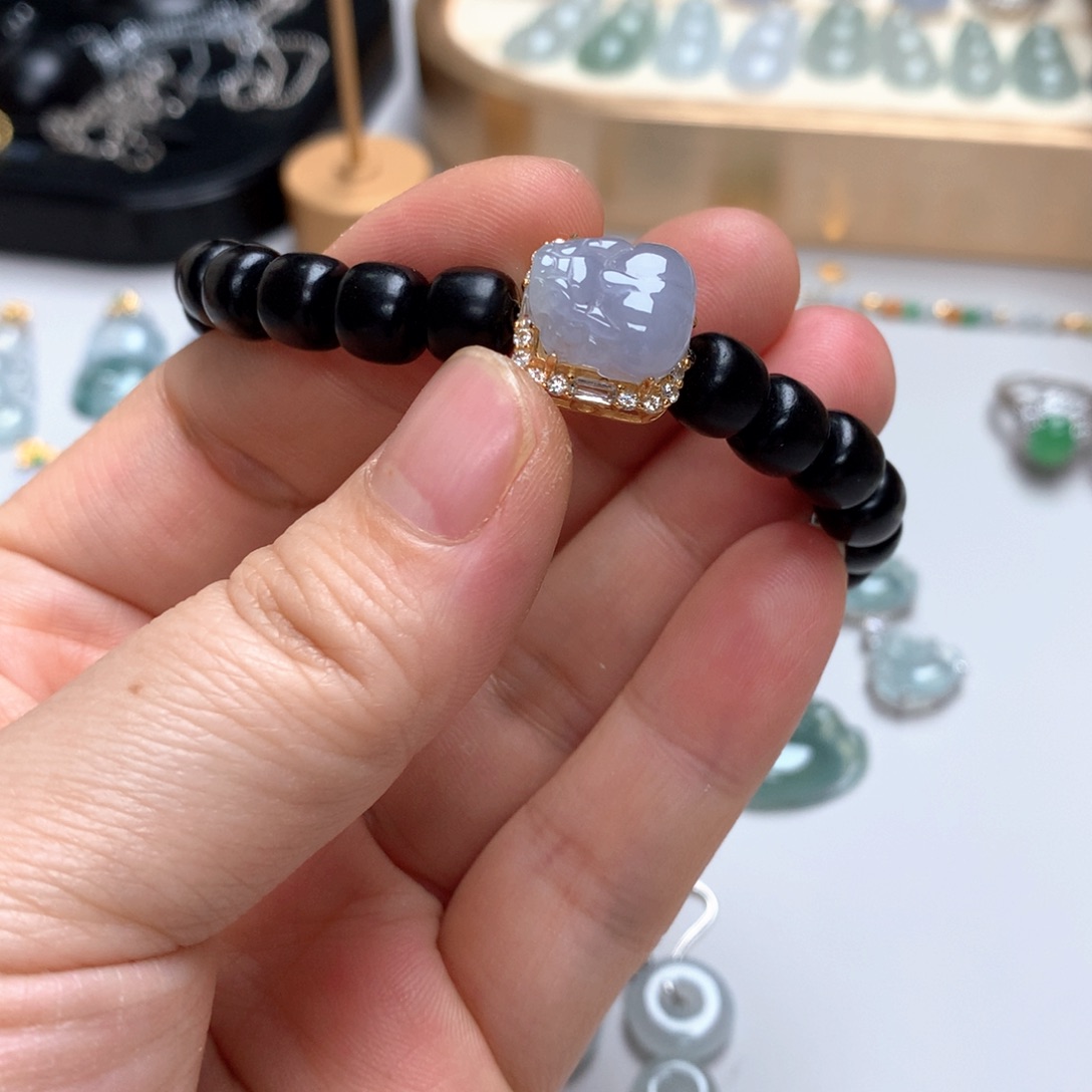 翡翠未镶嵌颈饰翡翠貔貅