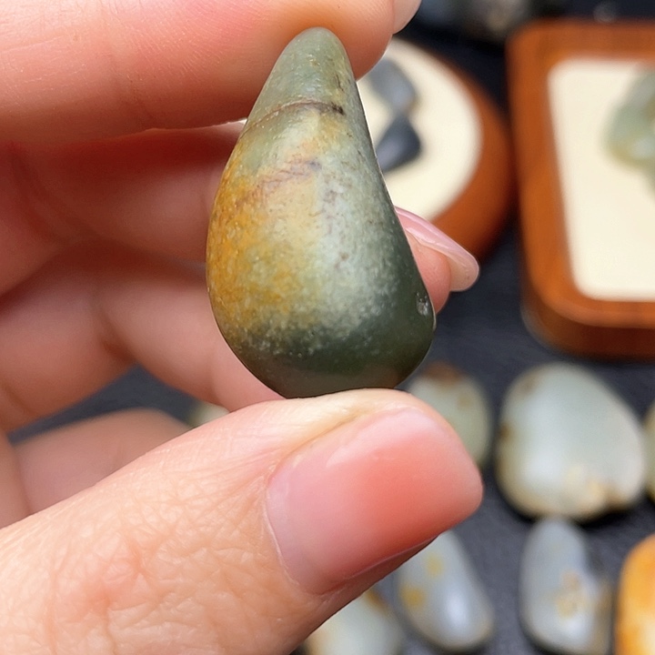 和田玉颈饰未镶嵌16