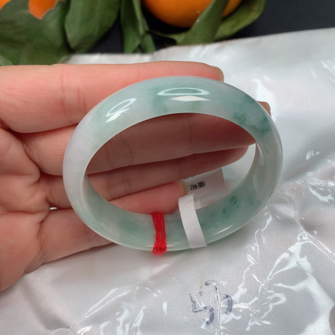 翡翠手镯未镶嵌，，，，，，，，，，，，，