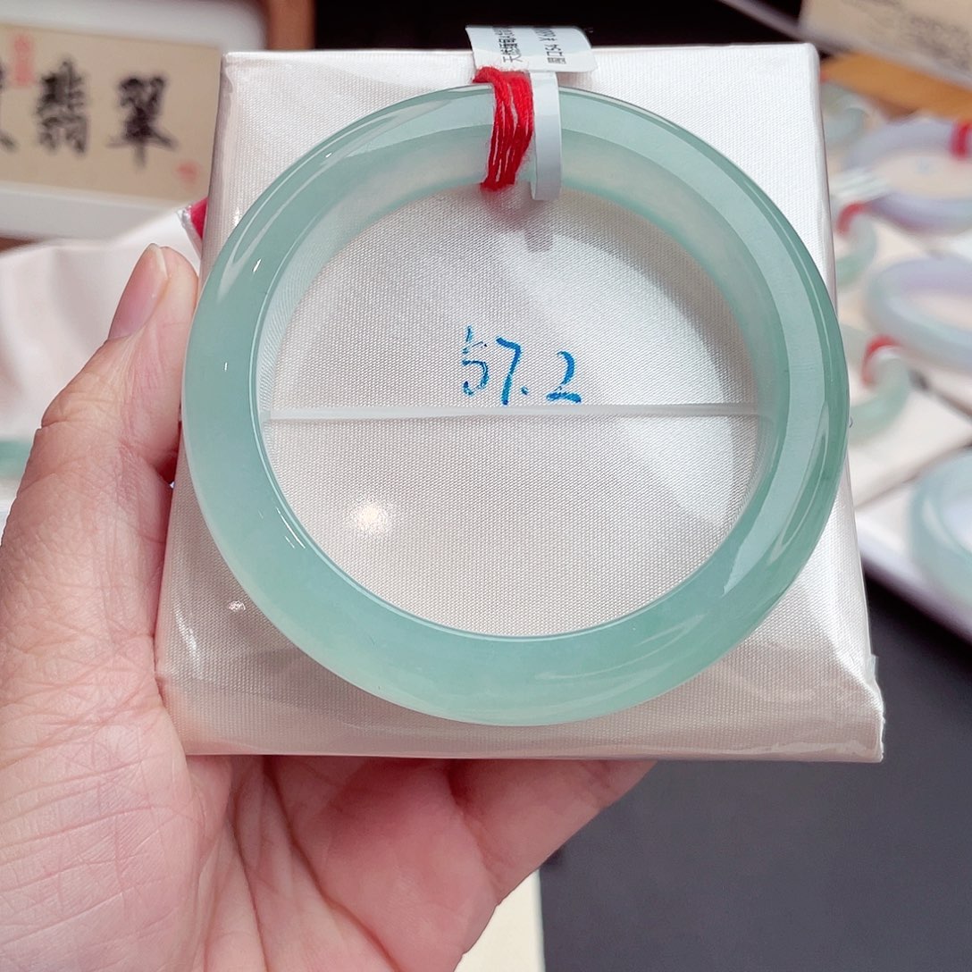 炎***日翡翠未镶嵌手镯57.2高冰起刚满绿，分单2