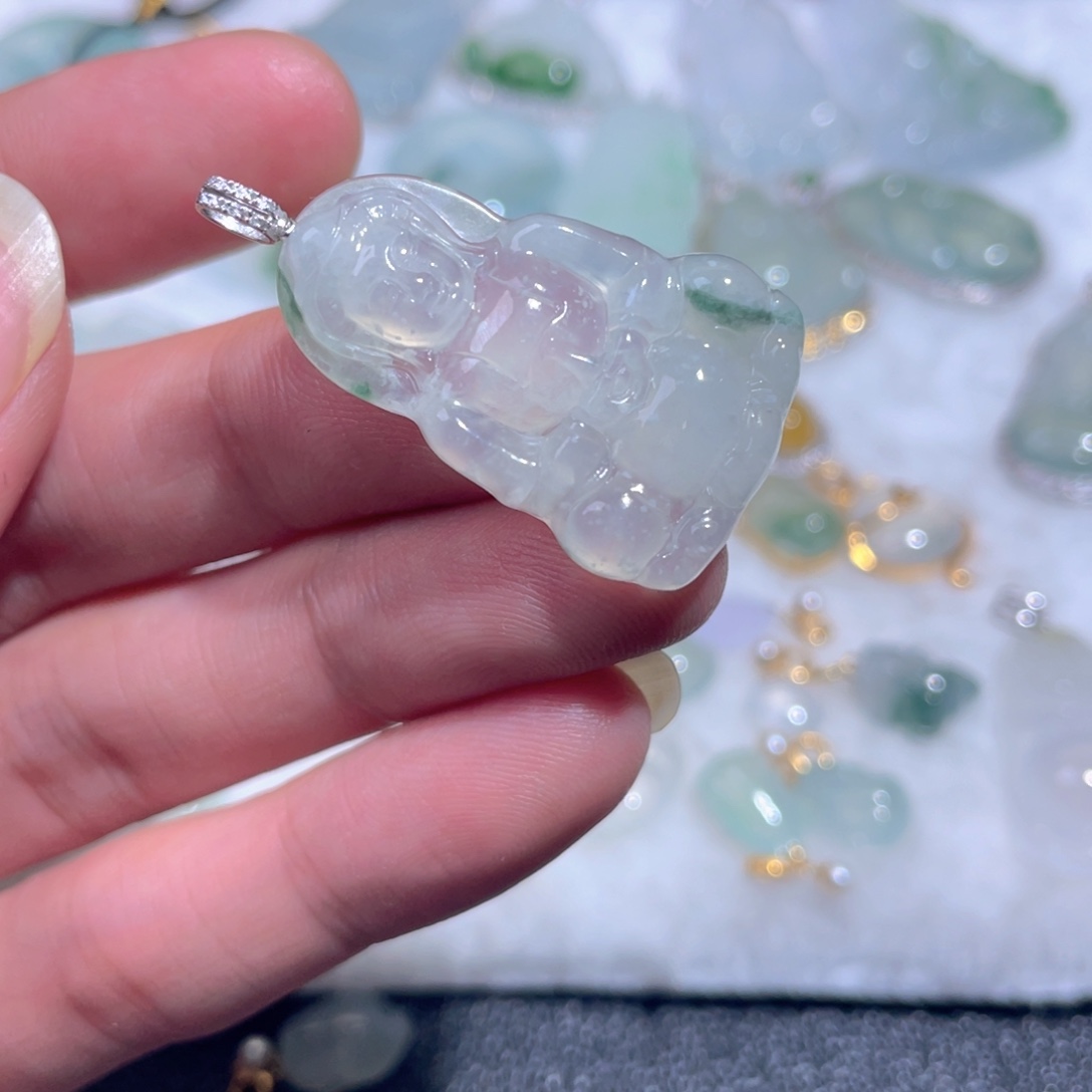 翡翠18K金镶嵌颈饰翡翠