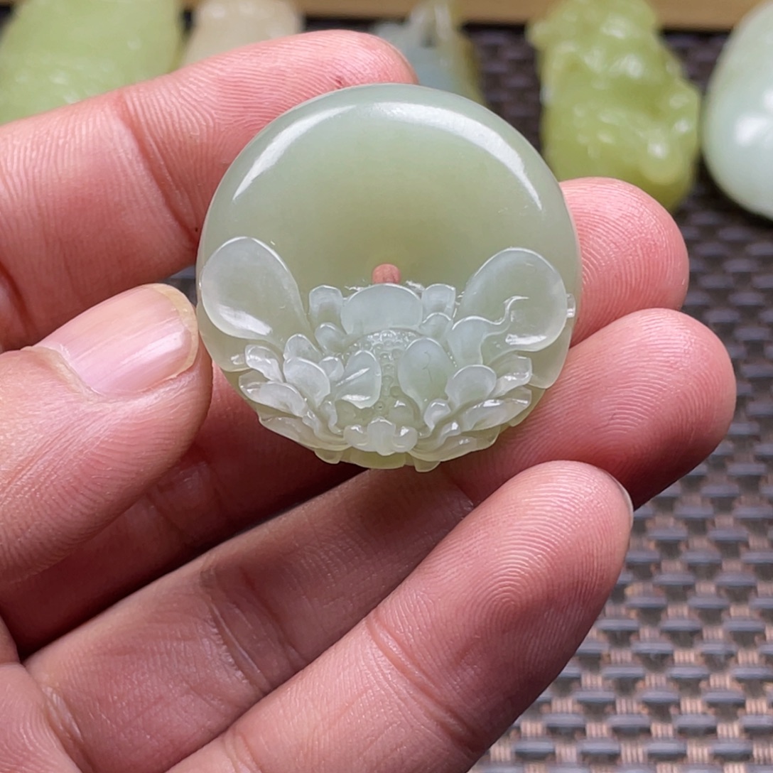 和田玉未镶嵌挂件