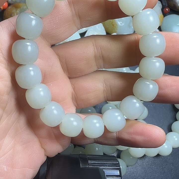 东***枋和田玉（子料）未镶嵌手链