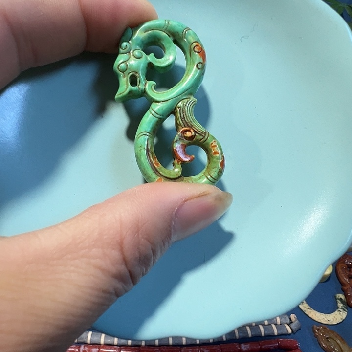 冯***其透闪石质玉未镶嵌挂件