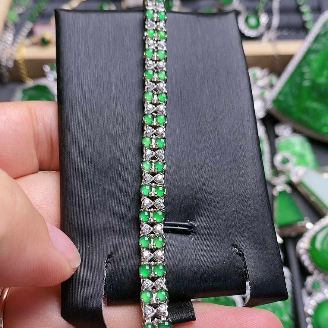 翡翠手链未镶嵌手链7