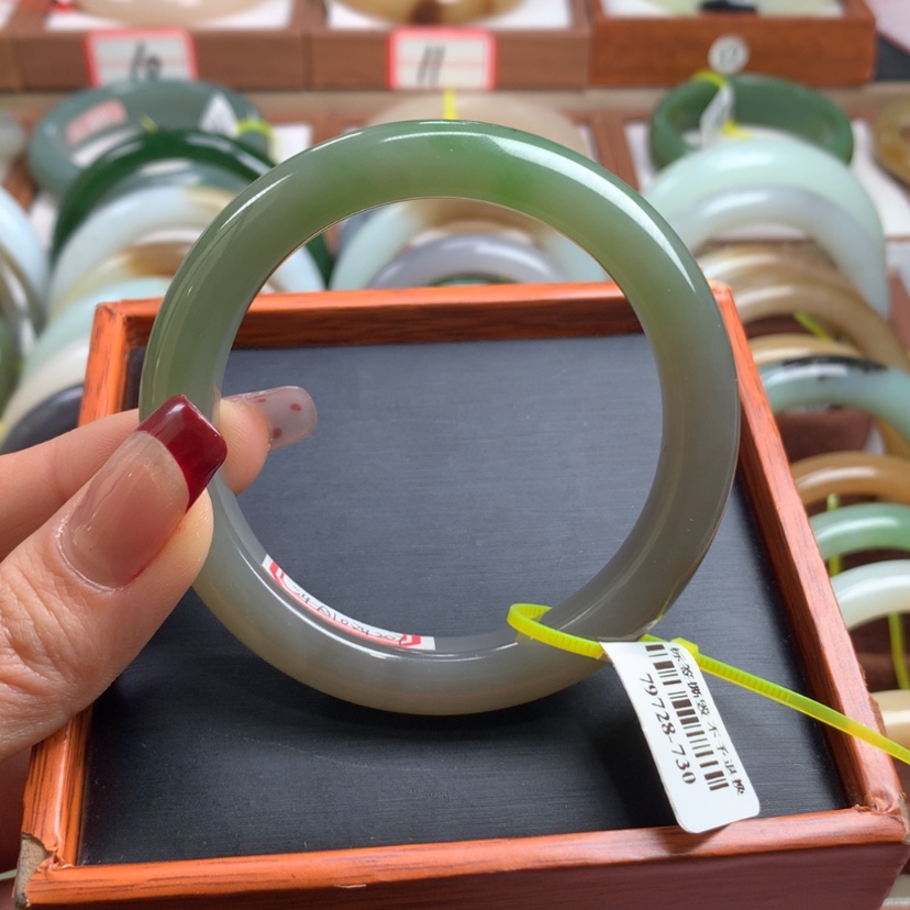 【闪购商品】和田玉手镯未镶嵌54/55