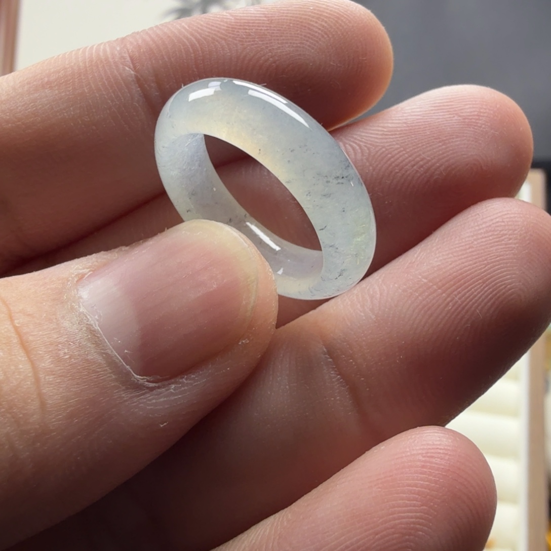 翡翠未镶嵌戒指芝麻冰12-13码