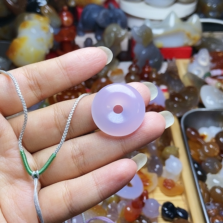 未镶嵌颈饰玛瑙/玉髓鱼**水