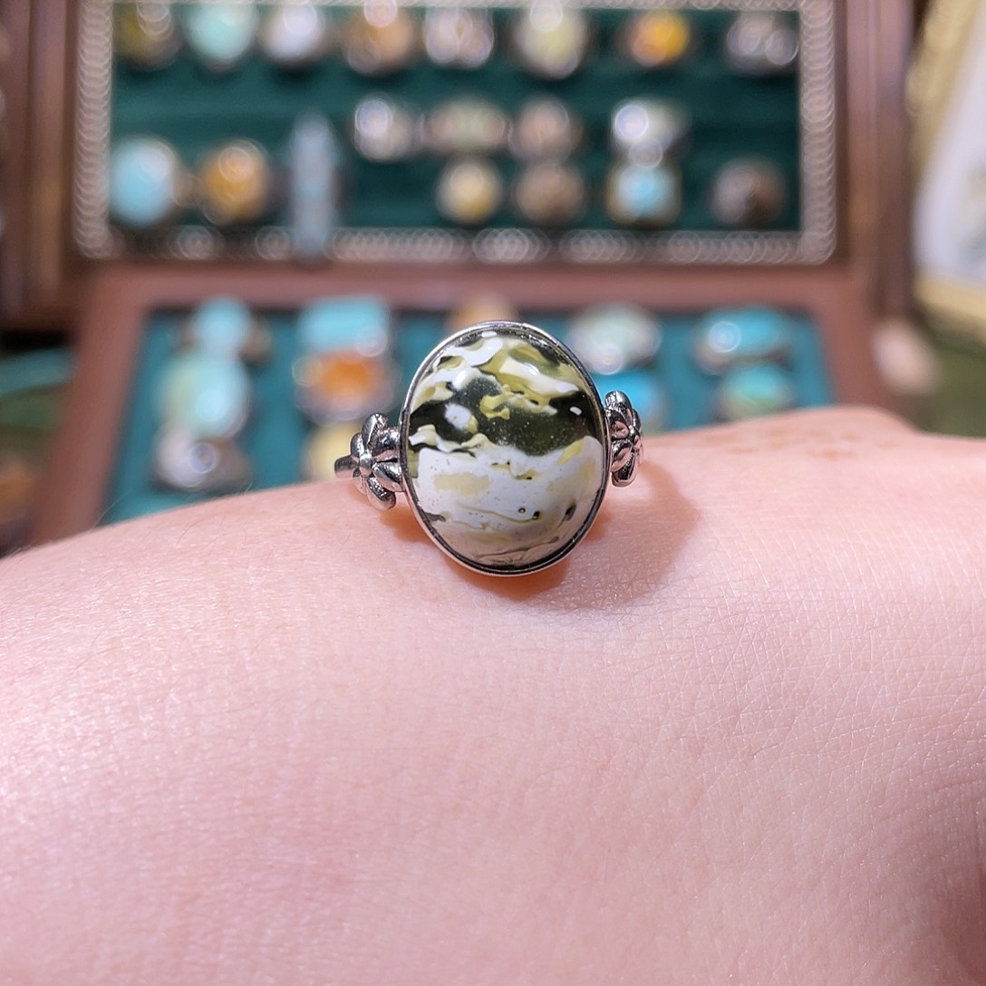 银S925镶嵌琥珀戒指戒指