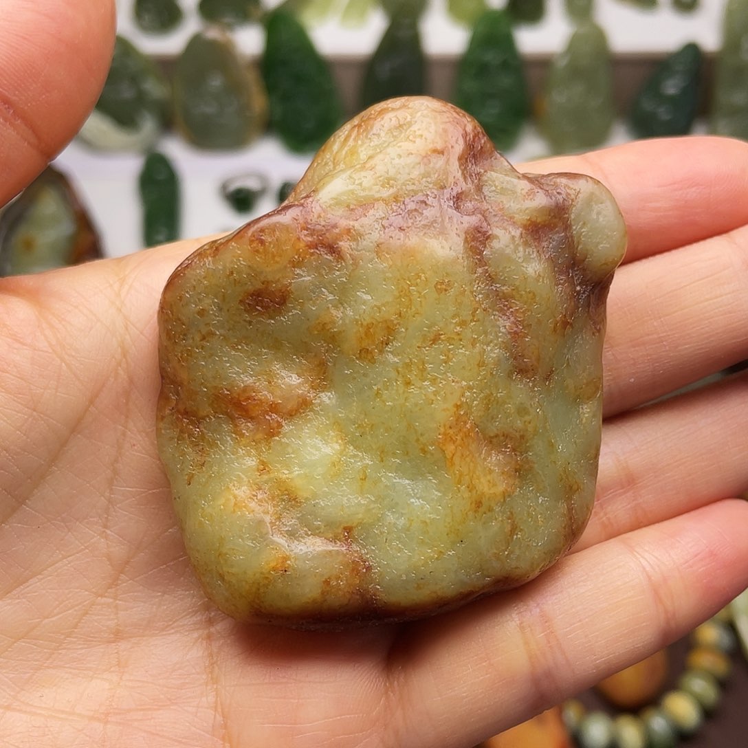 岫岩河磨玉（透闪石质玉）颈饰未镶嵌1*子