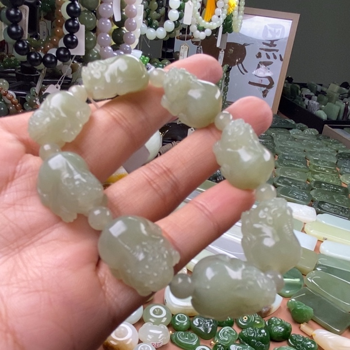 和田玉未镶嵌颈饰和田玉貔貅手串