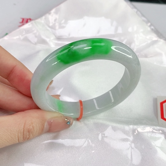 翡翠手镯未镶嵌天然翡翠A货041